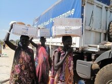 国連WFP、南スーダンの紛争に際し避難民に食糧配布