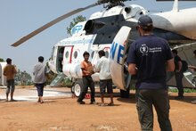 日本、ネパールの人道支援物資空輸継続のための新たな支援を発表
