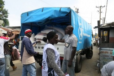 国連WFP、リベリアのエボラ隔離地区へ食糧支援