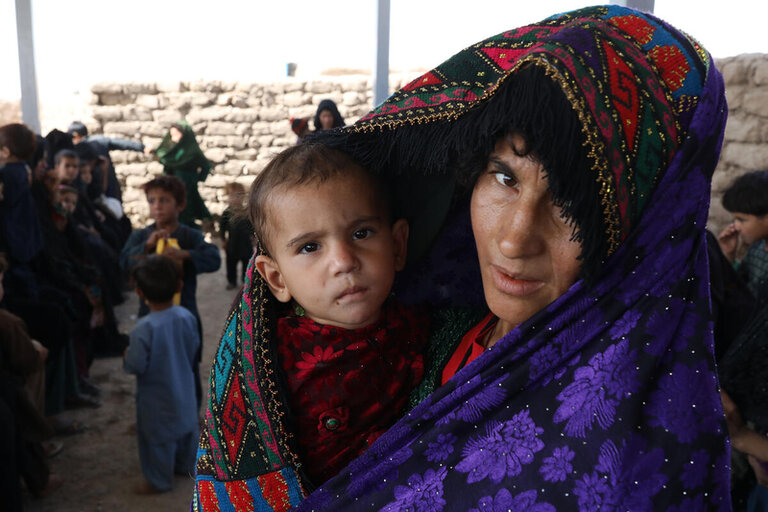 アフガニスタンは世界最悪の人道危機になりつつあると報告書が警告