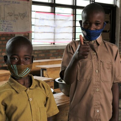 給食にはウガリや豆、葉物野菜が使われています。Photos: WFP/Emily Fredenberg