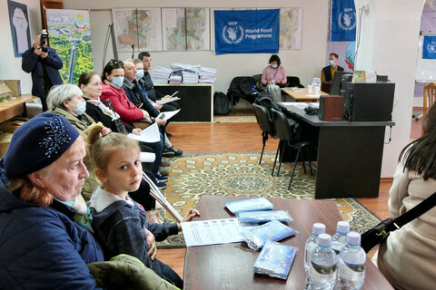 ウクライナ戦争:モルドバで避難民を受け入れる家庭へ現金支給