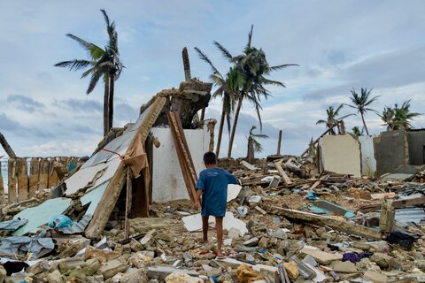 COP27への道：台風ライから1年、フィリピンが学んだ教訓