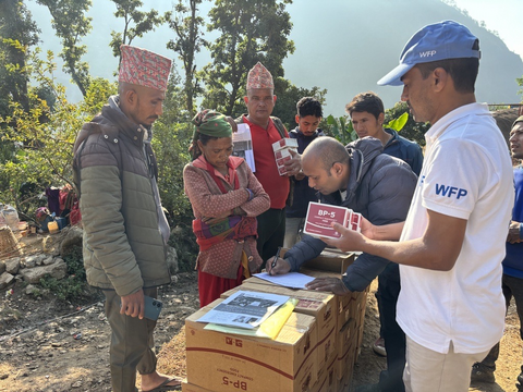 ネパール地震： 国連WFP、政府・パートナーと必需品の配送に取り組む