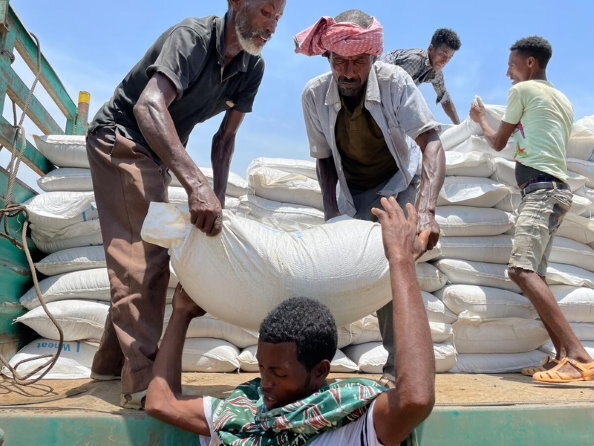 Photo: WFP/ Claire Nevill,エチオピア北部における国連WFPの食料配布