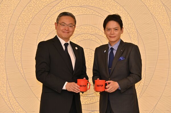 津村代表が山中竹春横浜市長を表敬訪問