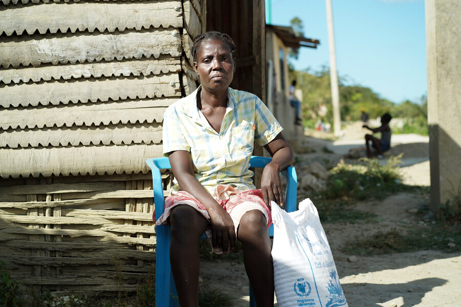 多くのハイチ人と同様に、ロゼナさんも新型コロナウイルスの世界的大流行による経済的影響に苦しんでいますPhoto:WFP/Antoine Vallas