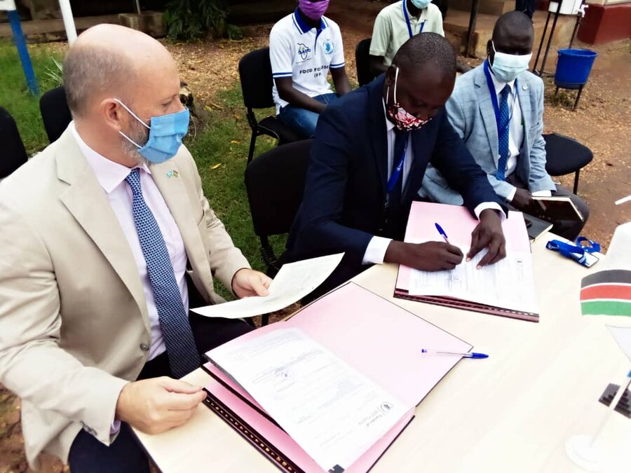 Elijah with the WFP Director of South Sudan Matthew Hollingworth