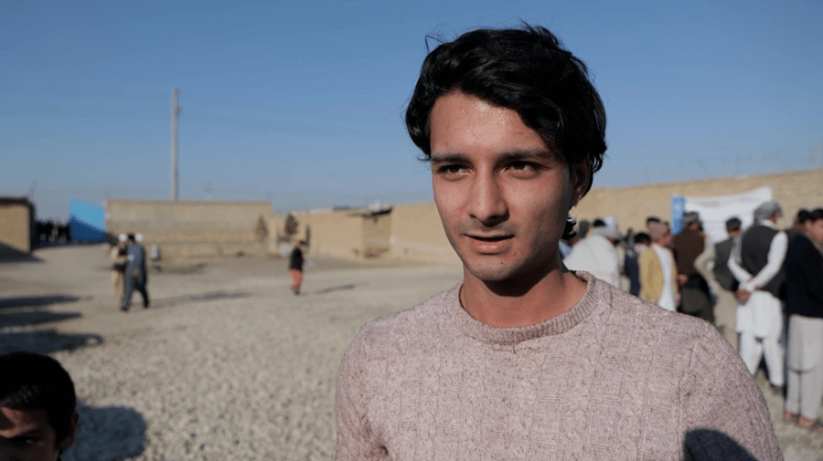 Mahmoud's dreams of becoming a doctor appear ruined. Photo: WFP/Jon Dumont
