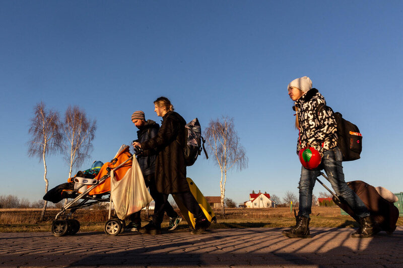 People crossing into Poland from Ukraine