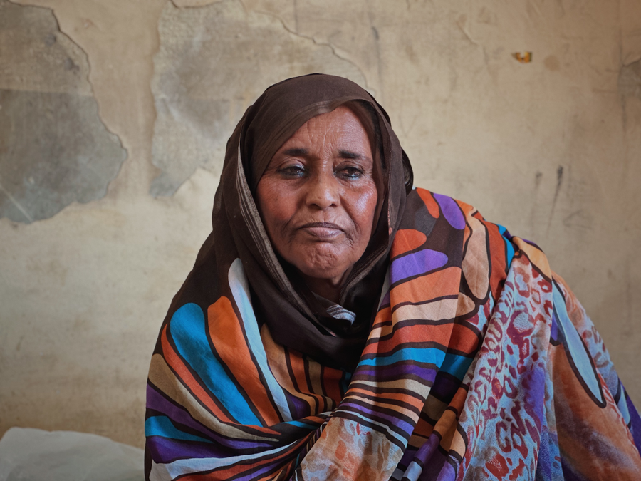 オム・カルソームはスーダンからエジプトに逃げるとき、最年長の娘を残して行かなければなりませんでした。