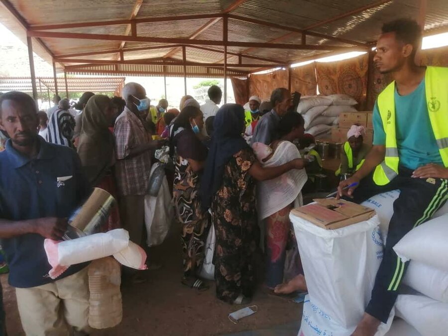 紛争がぼっ発する前、国連WFP はスーダン全域の700万人以上の人々に支援を届ける計画でした。資金不足と治安悪化により、計画を実現するのがほぼ不可能となっています。