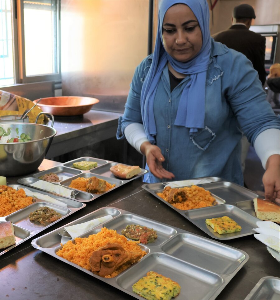 ソドガ小学校での学校給食