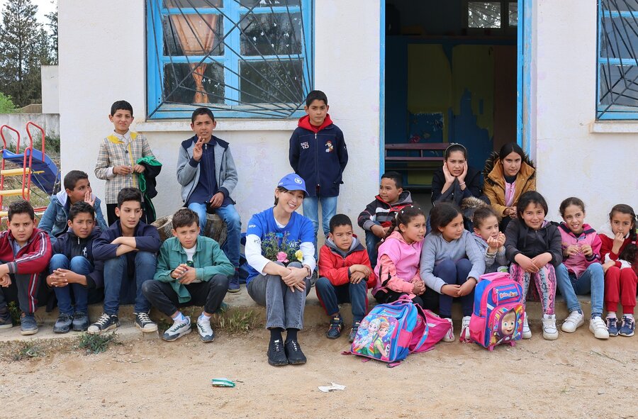 チュニジアの国歌を歌う子どもたち。Photo:WFP 