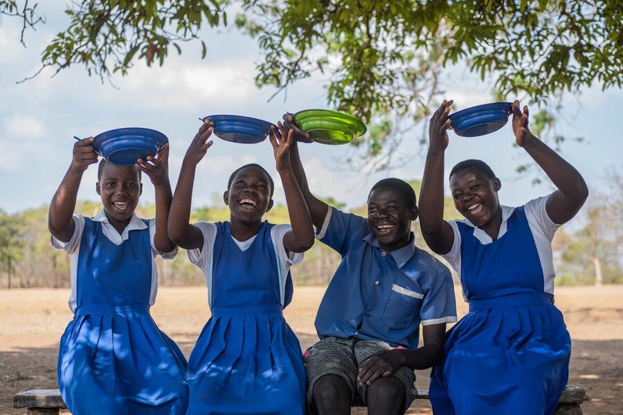 マラウイでの国連WFP学校給食支援の参加者。 Photo: WFP/Badre Bahaji