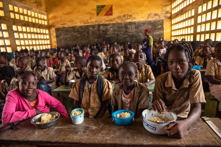 コンゴ共和国における国連WFPの主な活動は学校給食支援であり、532の公立小学校で実施され、171,000人以上の児童が対象になっています。 Photo: WFP/Gabriela Vivacqua