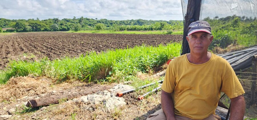 ヘルマン・ブロシュ（写真）さんも、遮光型温室で収穫量を増やした農家の一人です。 Photo: WFP/Yursys Miranda Rodríguez