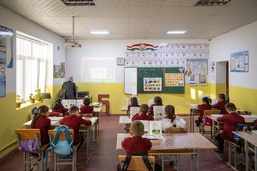 学校給食により、子どもたちの集中力が高まりました。 Photo: WFP/Giulio d’Adamo