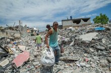 エクアドル地震緊急支援