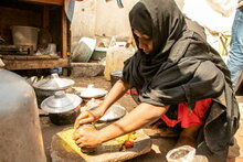 国連WFPがイエメンで食料支援削減を余儀なくされ、飢餓が拡大する中、その影響を警告